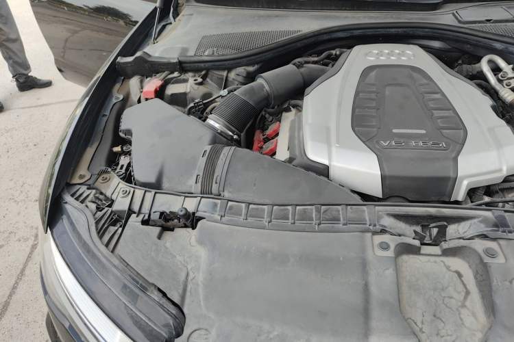 Used Audi A6L 2018 30th Anniversary Edition 45 TFSI quattro Sport model Engine Bay Right