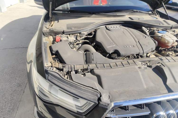 Used Audi A6L 2018 35 TFSI Collector's Edition Engine Bay Right