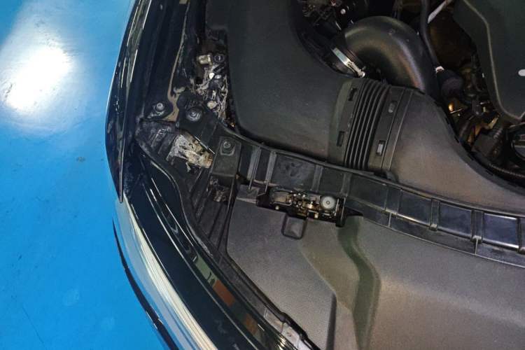 Used Audi A6L 2018 30th Anniversary Edition 35 TFSI Fashion Model Engine Bay Right