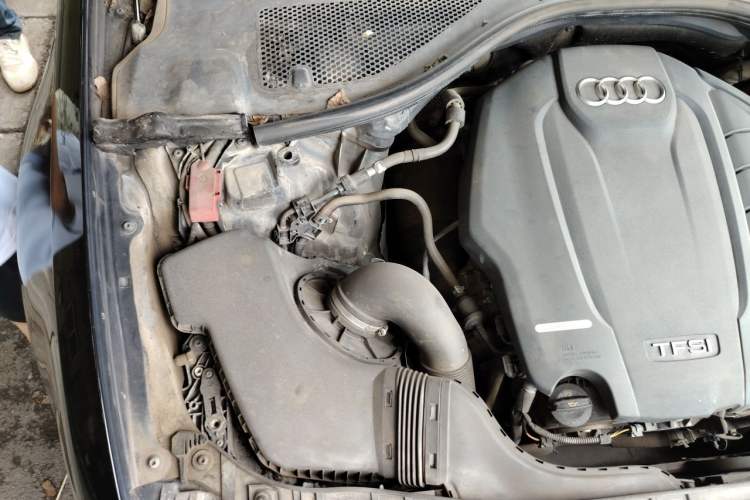 Used Audi A6L 2018 30th Anniversary Edition 35 TFSI Fashion Model Engine Bay Right