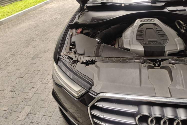Used Audi A6L 2018 30th Anniversary Edition 45 TFSI quattro Sport model Engine Bay Right