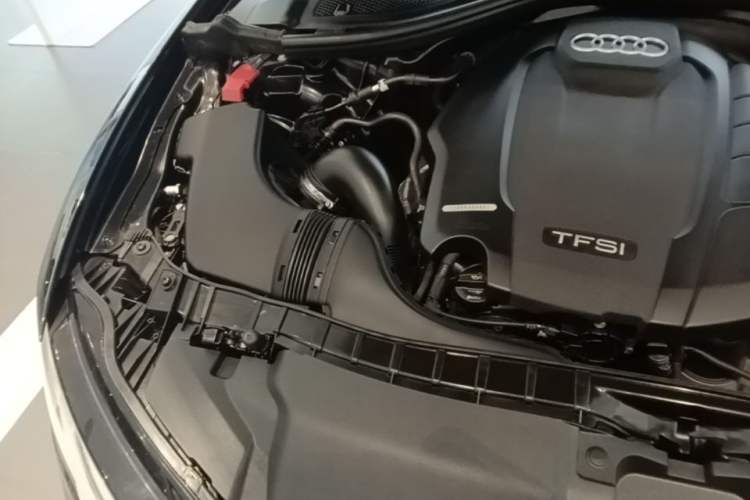 Used Audi A6L 2018 30th Anniversary Edition 35 TFSI Fashion Model Engine Bay Right