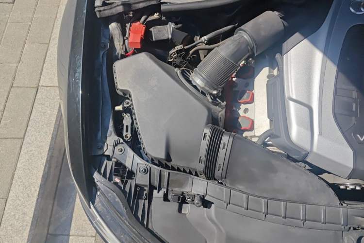 Used Audi A6L 2018 30th Anniversary Edition 45 TFSI quattro Sport model Engine Bay Right