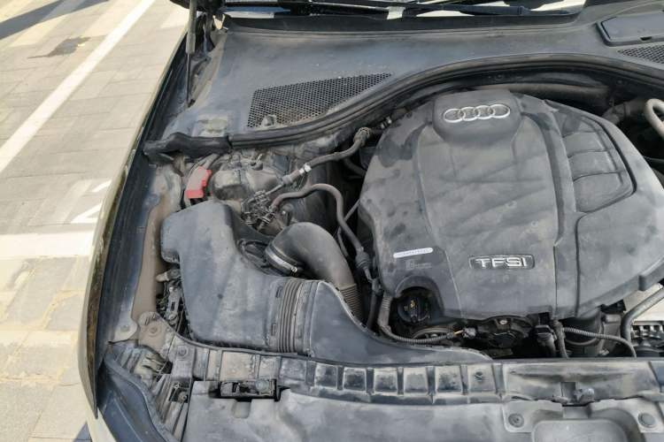 Used Audi A6L 2018 30th Anniversary Edition 35 TFSI Fashion Model Engine Bay Right