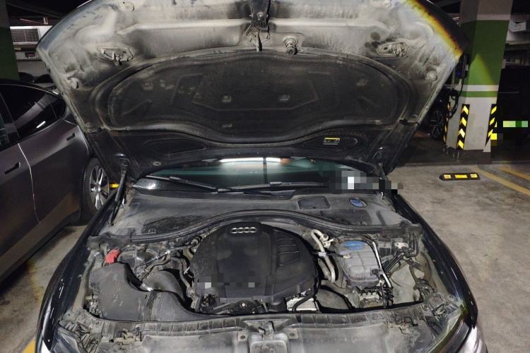 Used Audi A6L 2018 30th Anniversary Edition 35 TFSI Fashion Model Engine Bay