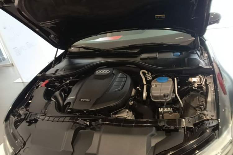 Used Audi A6L 2018 30th Anniversary Edition 35 TFSI Fashion Model Engine Bay
