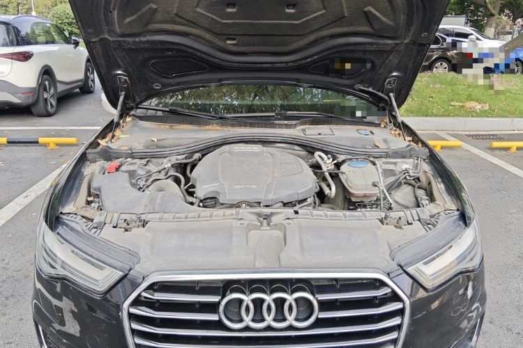 Used Audi A6L 2018 30th Anniversary Edition 35 TFSI Fashion Model Engine Bay