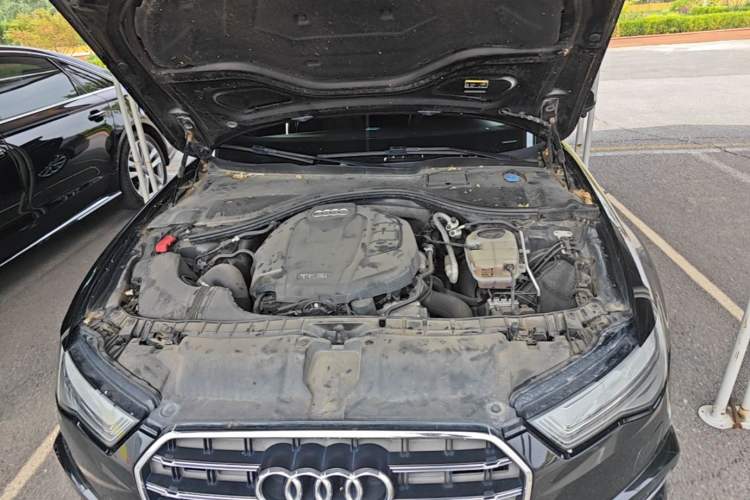 Used Audi A6L  Engine Bay