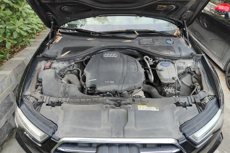 Used Audi A6L 2018 30th Anniversary Edition 35 TFSI Fashion Model Engine Bay
