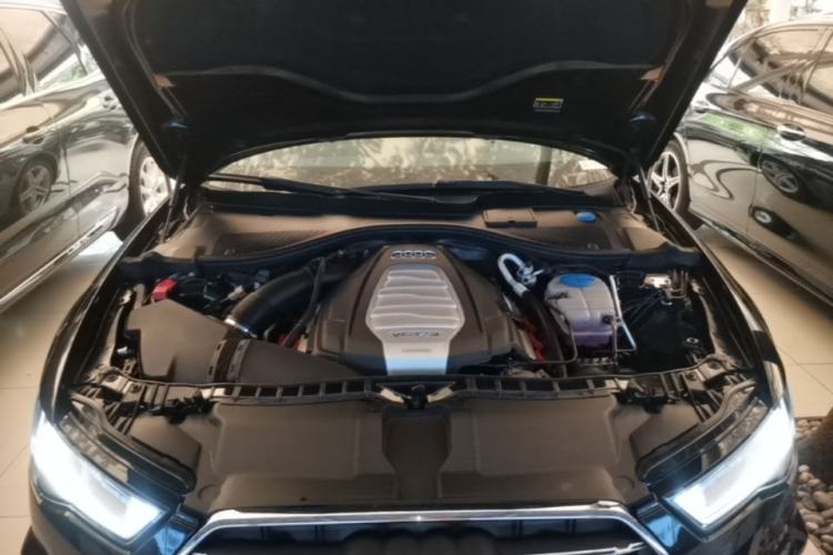 Used Audi A6L 2018 30th Anniversary Edition 30 FSI Style Model Engine Bay