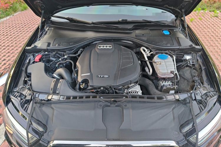 Used Audi A6L 2018 30th Anniversary Edition 35 TFSI Fashion Model Engine Bay