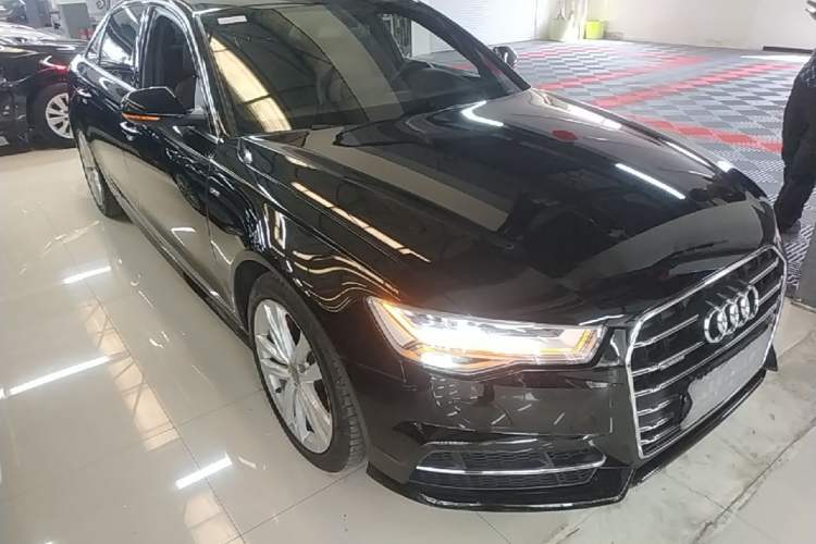 Used Audi A6L 2018 30th Anniversary Edition 45 TFSI quattro Sport model Front Right 45 Deg