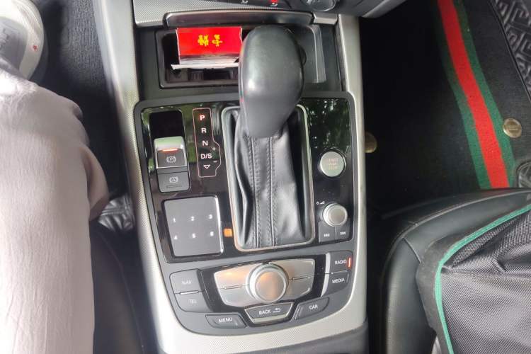 Used Audi A6L 2018 30th Anniversary Edition 35 TFSI Fashion Model Gear Lever