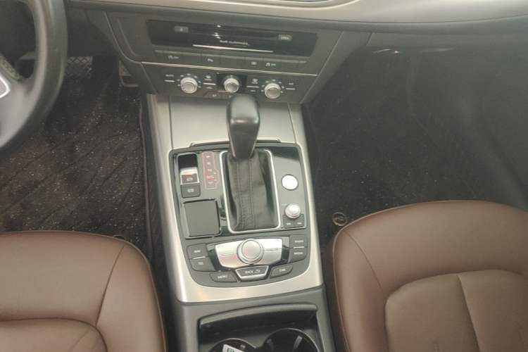 Used Audi A6L 2018 30th Anniversary Edition 35 TFSI Fashion Model Gear Lever