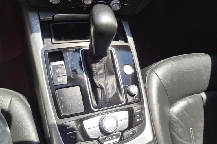 Used Audi A6L 2018 30th Anniversary Edition TFSI Trendy Model Gear Lever