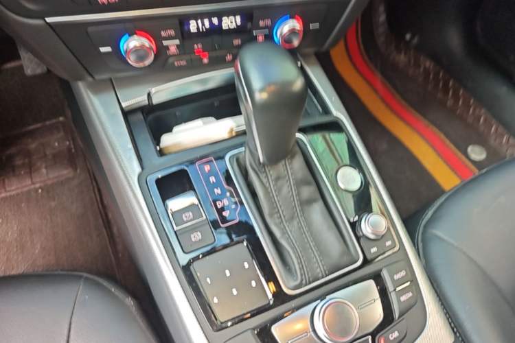 Used Audi A6L 2018 30th Anniversary Edition 45 TFSI quattro Sport model Gear Lever