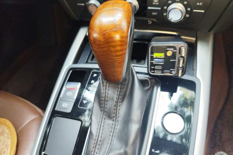 Used Audi A6L 2018 30th Anniversary Edition 35 TFSI Fashion Model Gear Lever
