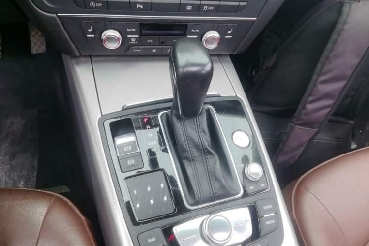 Used Audi A6L 2018 30th Anniversary Edition 35 TFSI Fashion Model Gear Lever