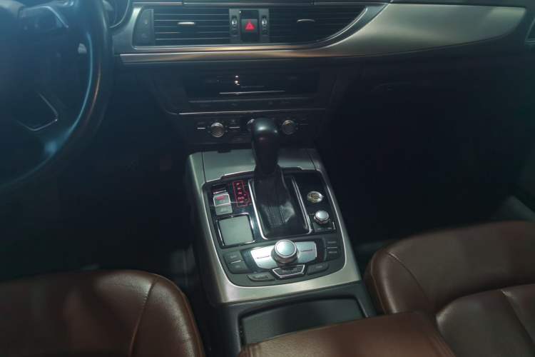 Used Audi A6L 2018 30th Anniversary Edition TFSI Trendy Model Gear Lever