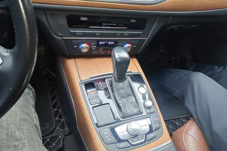 Used Audi A6L 2018 30th Anniversary Edition 30 FSI Style Model Gear Lever