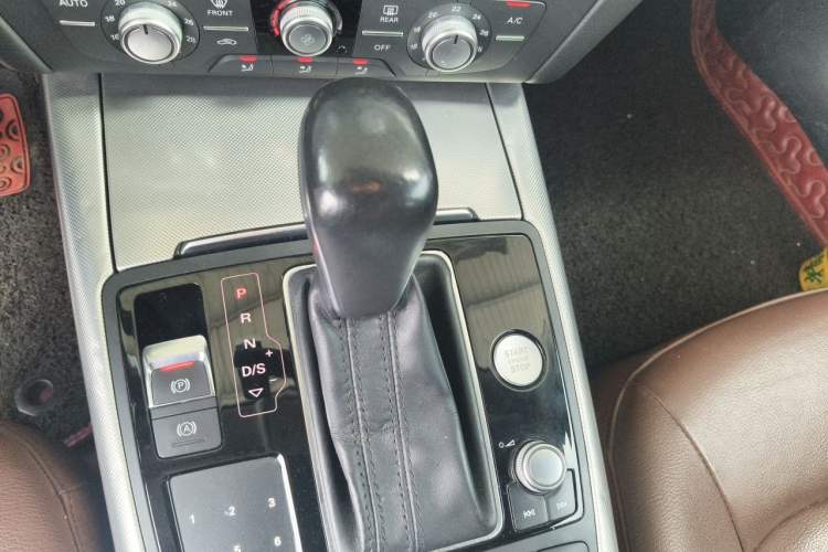 Used Audi A6L 2018 30th Anniversary Edition 35 TFSI Fashion Model Gear Lever
