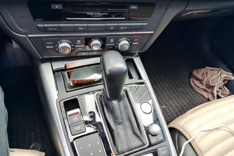 Used Audi A6L 2018 30th Anniversary Edition TFSI Trendy Model Gear Lever