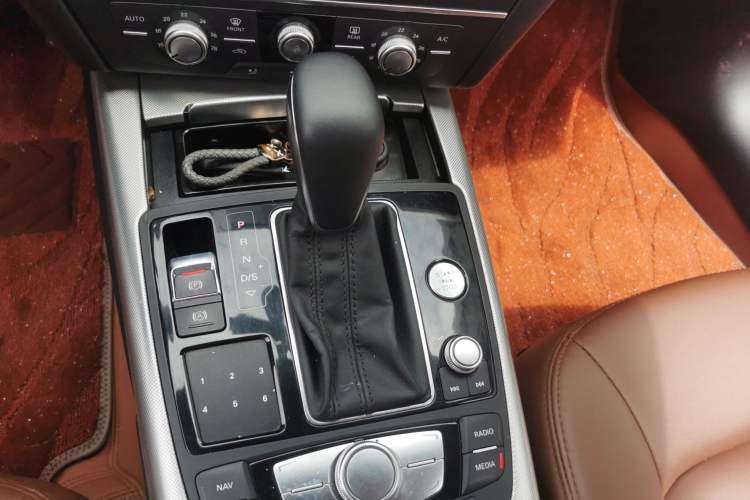 Used Audi A6L 2018 30th Anniversary Edition TFSI Trendy Model Gear Lever