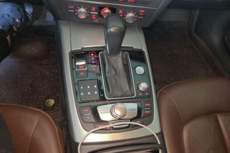Used Audi A6L 2018 30th Anniversary Edition 35 TFSI Fashion Model Gear Lever