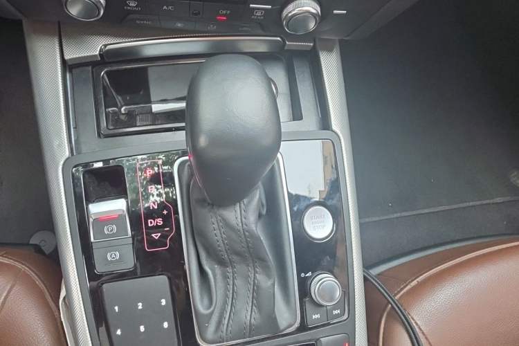 Used Audi A6L 2018 30th Anniversary Edition 35 TFSI Sport Edition Gear Lever