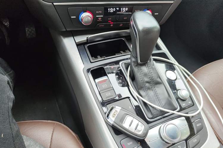 Used Audi A6L 2018 30th Anniversary Edition 35 TFSI Sport Edition Gear Lever