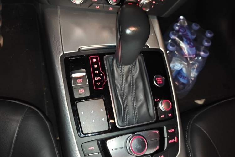 Used Audi A6L 2018 30th Anniversary Edition TFSI Trendy Model Gear Lever