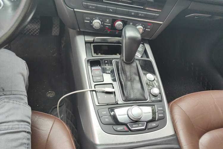 Used Audi A6L 2018 30th Anniversary Edition 35 TFSI Fashion Model Gear Lever