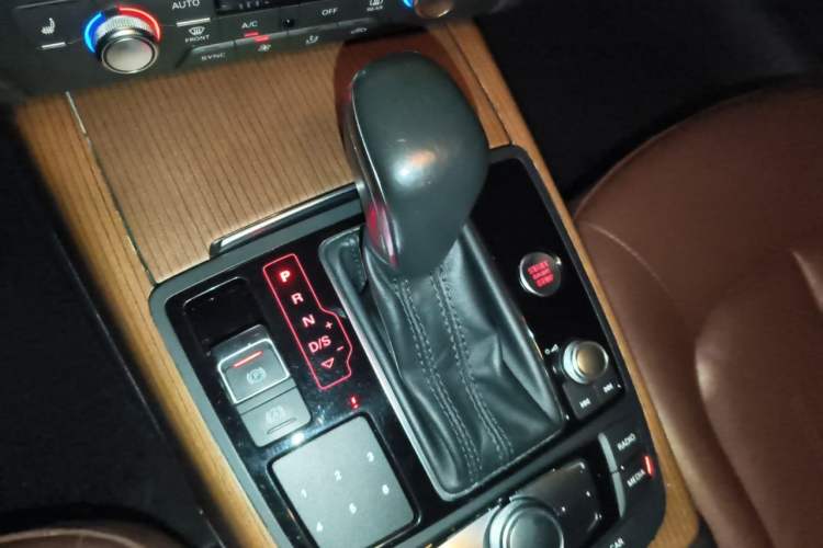 Used Audi A6L 2018 30th Anniversary Edition 30 FSI Style Model Gear Lever