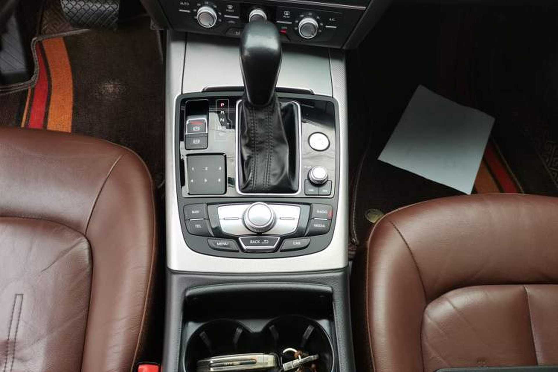 Used Audi A6L 2018 30th Anniversary Edition 35 TFSI Fashion Model Gear Lever