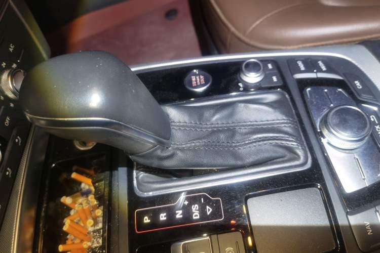 Used Audi A6L 2018 30th Anniversary Edition TFSI Trendy Model Gear Lever