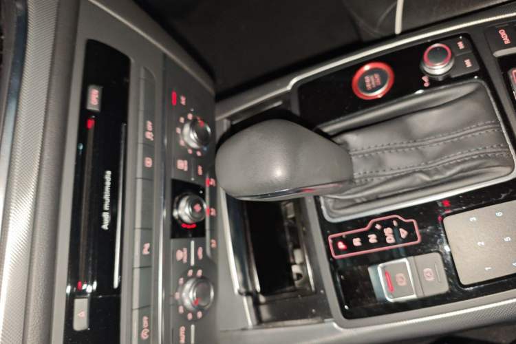 Used Audi A6L 2018 30th Anniversary Edition 35 TFSI Fashion Model Gear Lever