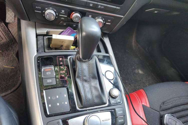 Used Audi A6L 2018 30th Anniversary Edition 35 TFSI Fashion Model Gear Lever