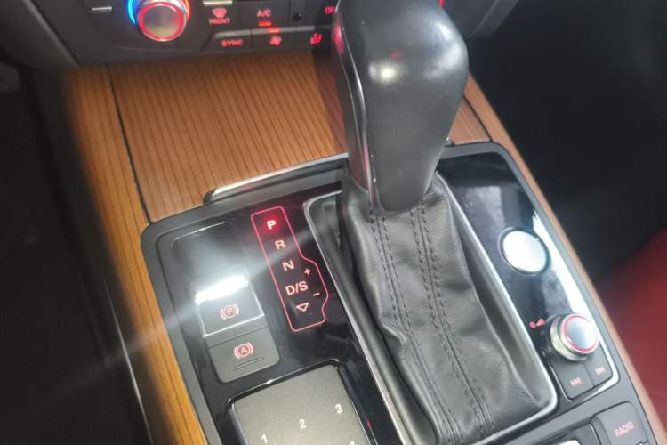 Used Audi A6L 2018 30th Anniversary Edition 30 FSI Style Model Gear Lever