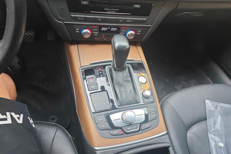 Used Audi A6L 2018 30th Anniversary Edition 30 FSI Style Model Gear Lever