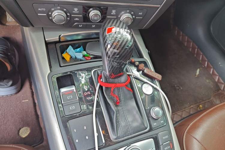 Used Audi A6L 2018 30th Anniversary Edition TFSI Trendy Model Gear Lever