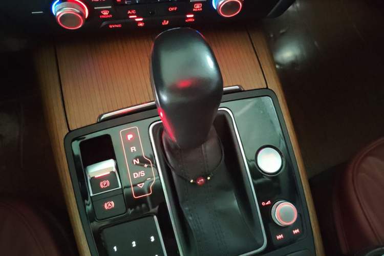 Used Audi A6L 2018 30th Anniversary Edition 30 FSI Style Model Gear Lever