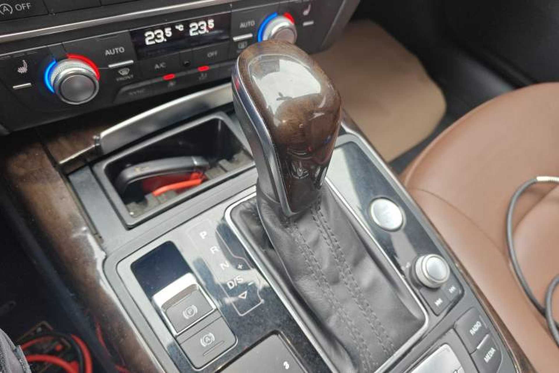 Used Audi A6L 2018 30th Anniversary Edition 45 TFSI quattro Sport model Gear Lever