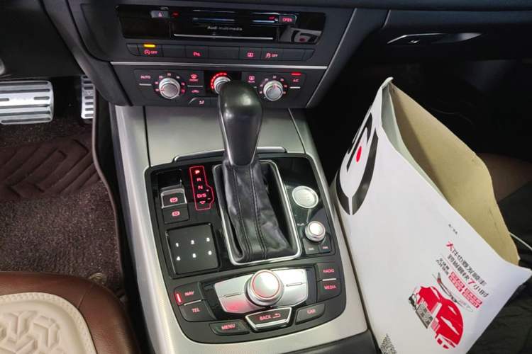 Used Audi A6L 2018 30th Anniversary Edition 35 TFSI Fashion Model Gear Lever