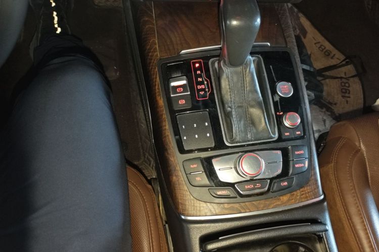 Used Audi A6L 2018 30th Anniversary Edition 45 TFSI quattro Luxury Model Gear Lever