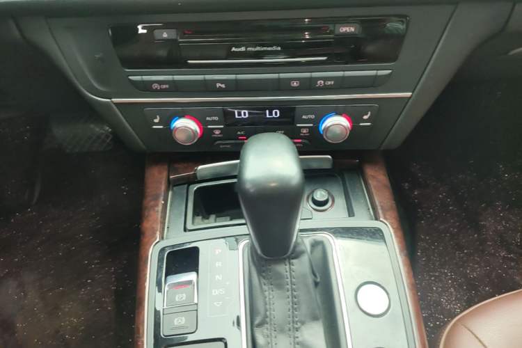 Used Audi A6L 2018 30th Anniversary Edition TFSI Trendy Model Gear Lever
