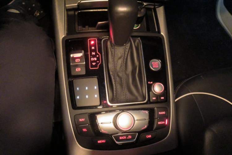 Used Audi A6L 2018 30th Anniversary Edition TFSI Trendy Model Gear Lever