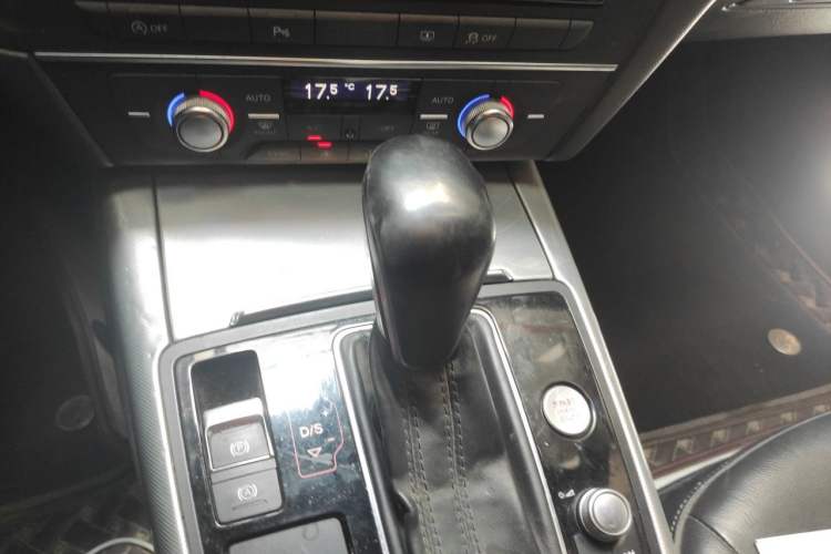 Used Audi A6L 2018 30th Anniversary Edition 35 TFSI Sport Edition Gear Lever