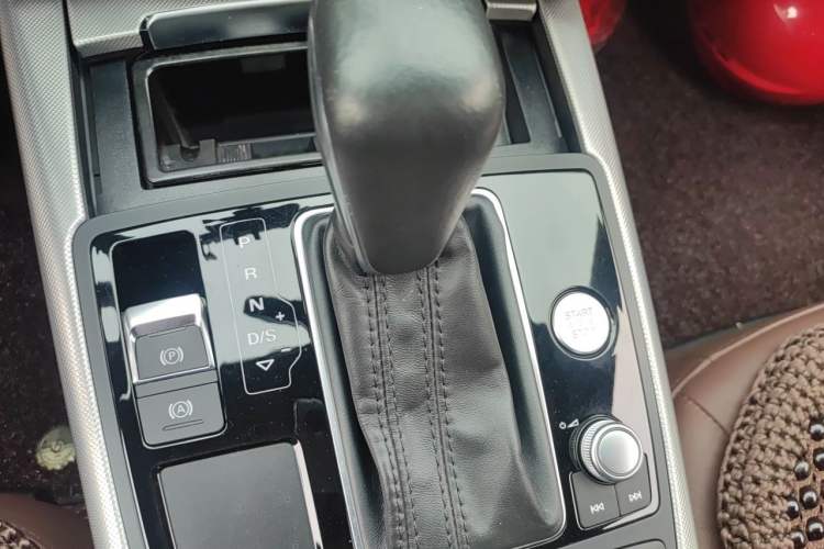 Used Audi A6L 2018 30th Anniversary Edition 45 TFSI quattro Sport model Gear Lever