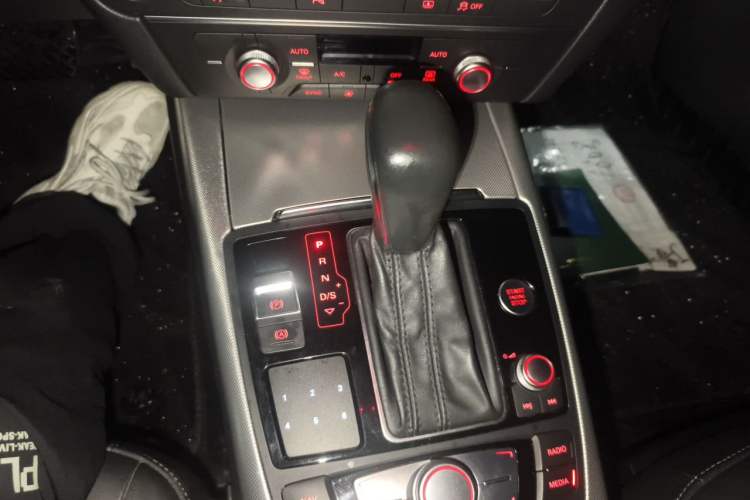 Used Audi A6L 2018 30th Anniversary Edition 45 TFSI quattro Sport model Gear Lever