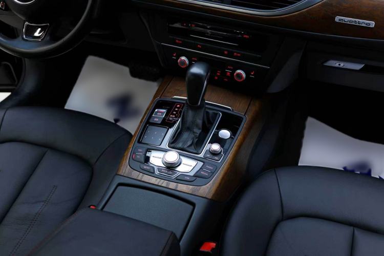 Used Audi A6L 2018 30th Anniversary Edition 45 TFSI quattro Sport model Gear Lever